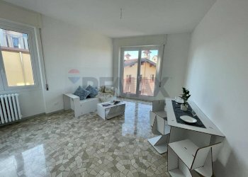 Soggiorno - Quadrilocale Via Enrico Corbetta
 
3, Cantù - foto 42