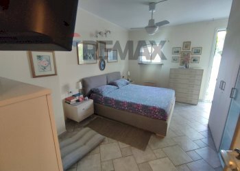 Camera / camera da letto - Three-room apartment via brentano
2, Griante - photo 14