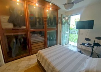 Camera / camera da letto - Three-room apartment via brentano
2, Griante - photo 17
