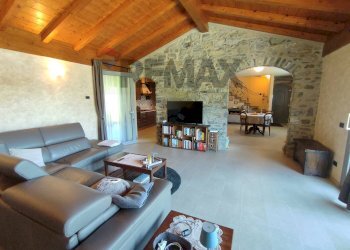 Soggiorno - Villa via felice cavallotti
01, Schignano - foto 9