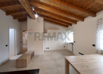 Hall / corridoio - Trilocale via xx settembre, San Fermo della Battaglia - foto 3