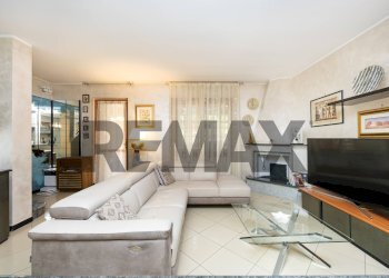 Soggiorno - Semi-detached house Giovanni Pascoli
 
62, Ornago - photo 2