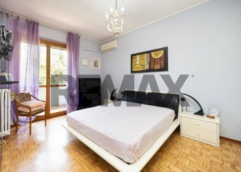 Camera / camera da letto - Semi-detached house Giovanni Pascoli
 
62, Ornago - photo 23