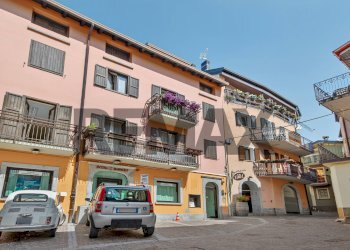 Edificio all\'aperto - Trilocale via Cima Cadi
 
1, Ponte di Legno - foto 23