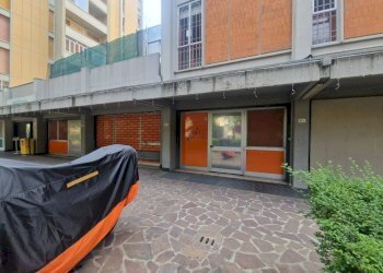 Cortile interno - Shop viale Felsina, 31, Bologna (neighborhood Mazzini) - photo 28
