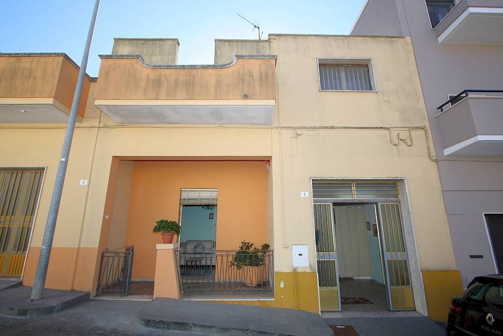 Facciata - Casa indipendente via San Giovanni Bosco, Matino - foto 1