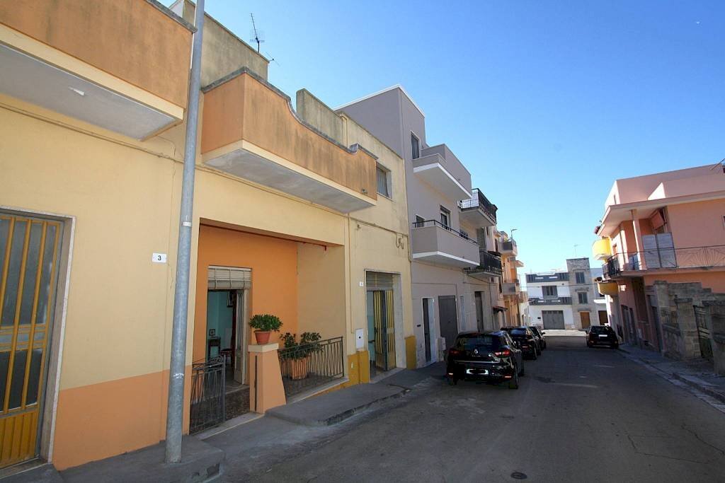 Zona - Casa indipendente via San Giovanni Bosco, Matino - foto 2