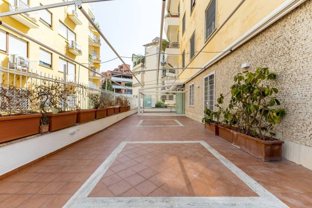 Terrazzo - Trilocale via Barnaba Tortolini, 5, Roma - foto 1