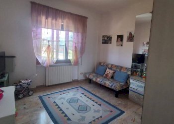Camera da letto - Trilocale Genova (zona Sampierdarena) - foto 45