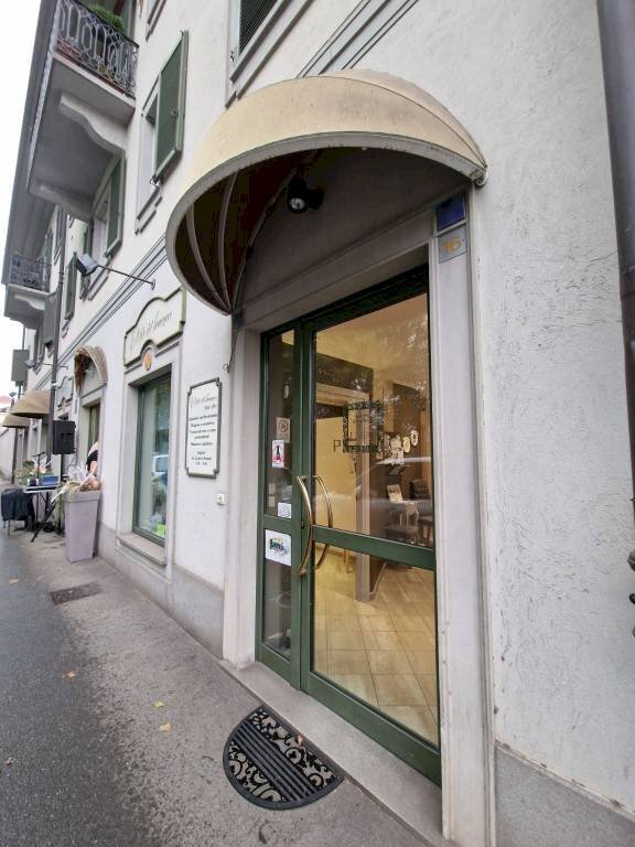 Facciata - Shop Stradale Fenestrelle, Pinerolo - photo 1