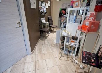 Interno non residenziale - Shop Stradale Fenestrelle, Pinerolo - photo 2