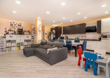 Salone - Four-room apartment corso Vercelli, 264, Torino (neighborhood Rebaudengo) - photo 1