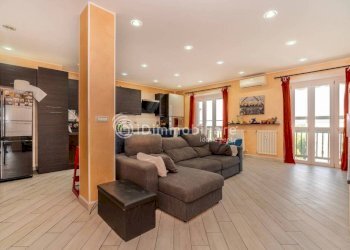 Salone - Four-room apartment corso Vercelli, 264, Torino (neighborhood Rebaudengo) - photo 2