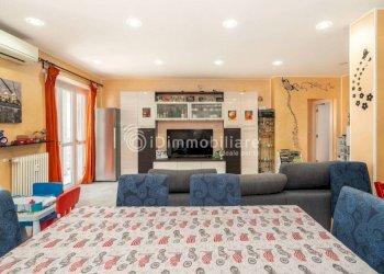 Salone - Four-room apartment corso Vercelli, 264, Torino (neighborhood Rebaudengo) - photo 4