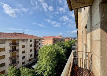 Balcone - Appartamento piazza San Paolo, 1, Biella - foto 10