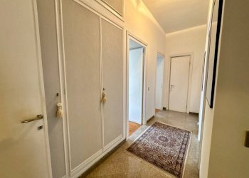 Corridoio - Appartamento piazza San Paolo, 1, Biella - foto 16