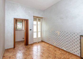 Salone - Bilocale largo Sempione, 178, Torino (zona Barriera Milano) - foto 4