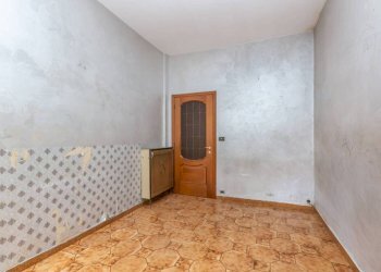 Salone - Bilocale largo Sempione, 178, Torino (zona Barriera Milano) - foto 5
