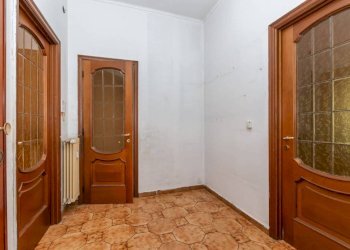 Disimpegno - Bilocale largo Sempione, 178, Torino (zona Barriera Milano) - foto 11
