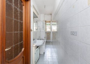 Bagno - Bilocale largo Sempione, 178, Torino (zona Barriera Milano) - foto 17