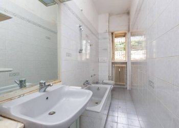 Bagno - Bilocale largo Sempione, 178, Torino (zona Barriera Milano) - foto 18