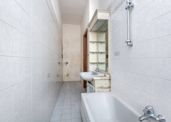 Bagno - Bilocale largo Sempione, 178, Torino (zona Barriera Milano) - foto 19