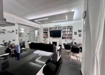 Salone - Trilocale via Forlì, Genova (zona San Teodoro) - foto 7