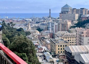 Vista - Trilocale via Forlì, Genova (zona San Teodoro) - foto 2