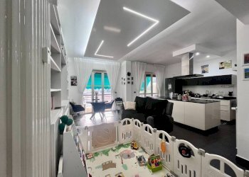 Salone - Trilocale via Forlì, Genova (zona San Teodoro) - foto 5