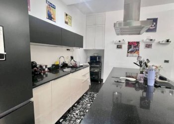 Cucina - Trilocale via Forlì, Genova (zona San Teodoro) - foto 6