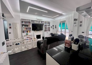 Salone - Trilocale via Forlì, Genova (zona San Teodoro) - foto 7