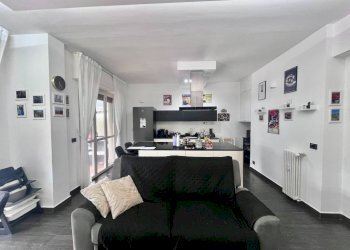 Salone - Trilocale via Forlì, Genova (zona San Teodoro) - foto 11