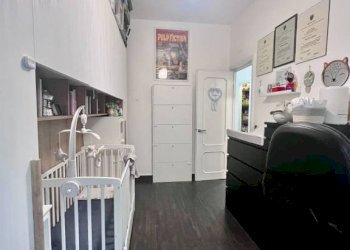 Camera da letto - Trilocale via Forlì, Genova (zona San Teodoro) - foto 22