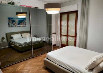 Camera da letto - Appartamento via Giovanni Arrivabene, Genova (zona Sestri Ponente) - foto 7