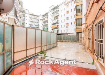 Veranda - Appartamento via Generale Francesco Pignatelli, 16bis, Napoli - foto 1