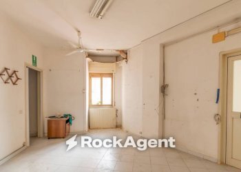 Stanza non arredata - Appartamento via Generale Francesco Pignatelli, 16bis, Napoli - foto 3