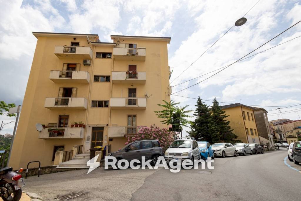 Facciata - Three-room apartment via Sant'Agostino, 1, Catanzaro - photo 2