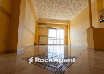 Interno palazzo - Three-room apartment via Giovanni Paolo Parisio, 8, Catanzaro - photo 6
