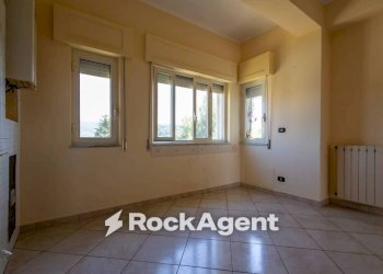 Salone - Three-room apartment via Giovanni Paolo Parisio, 8, Catanzaro - photo 17