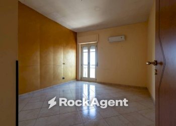 Camera da letto - Three-room apartment via Giovanni Paolo Parisio, 8, Catanzaro - photo 23
