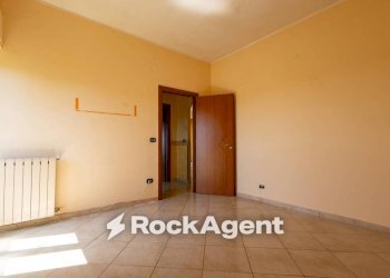 Camera da letto - Three-room apartment via Giovanni Paolo Parisio, 8, Catanzaro - photo 27