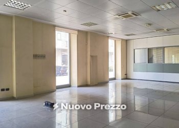 Interno non residenziale - Negozio via Roma, 4, Chieri - foto 2
