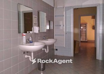 Bagno - Negozio via Roma, 4, Chieri - foto 17
