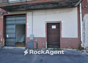 Facciata - Quadrilocale vico Tomasello, 13, San Pietro Clarenza - foto 3