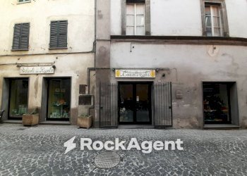 Facciata - Negozio via Roma, 23, Acquapendente - foto 2
