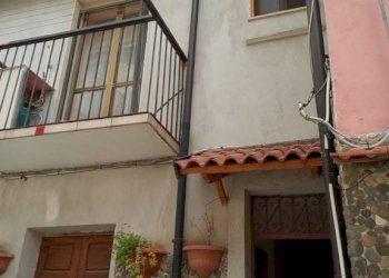 Facciata - Casa indipendente via Roma, Castelvetere sul Calore - foto 1