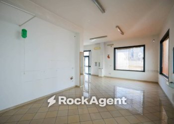 Interno non residenziale - Stabile - Palazzo via San Nicola, 1, Amorosi - foto 3