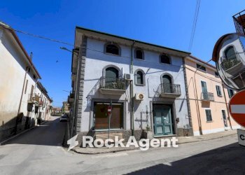 Facciata - Stabile - Palazzo via San Nicola, 1, Amorosi - foto 12