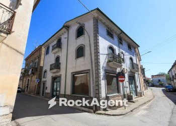 Facciata - Stabile - Palazzo via San Nicola, 1, Amorosi - foto 23