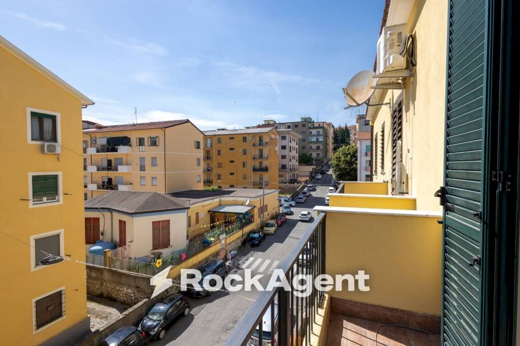 Balcone - Four-room apartment via Alberto de Nobili, 5, Catanzaro - photo 2
